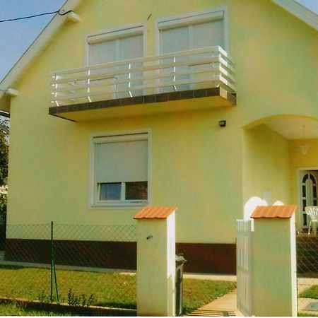 דירות Balatonfůzfő Nora Apartman מראה חיצוני תמונה