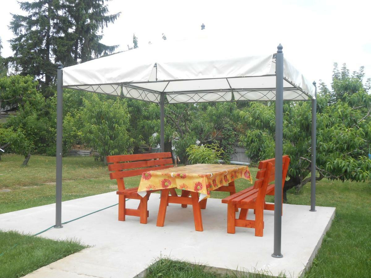 דירות Balatonfůzfő Nora Apartman מראה חיצוני תמונה